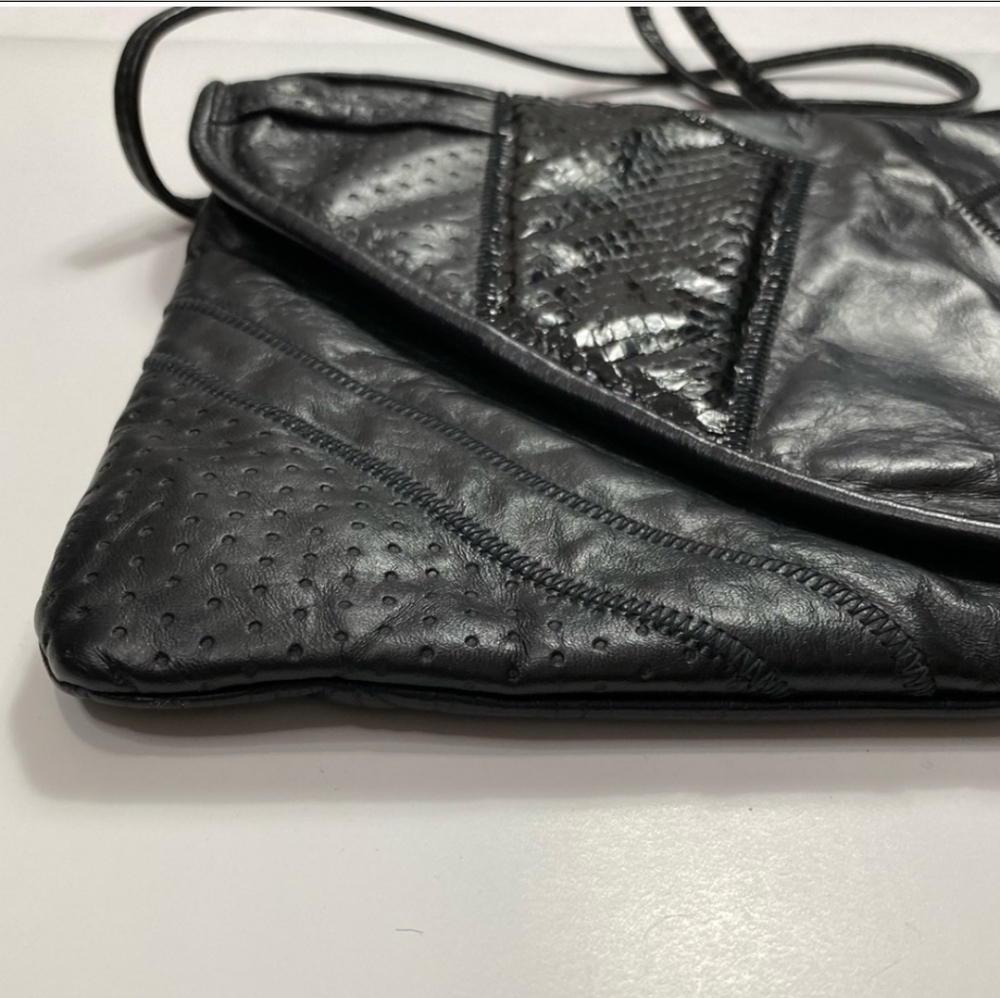 Vintage 70s Leather & Snakeskin Envelope Handbag Black Perforated Velvet Lined - Picture 5 of 14